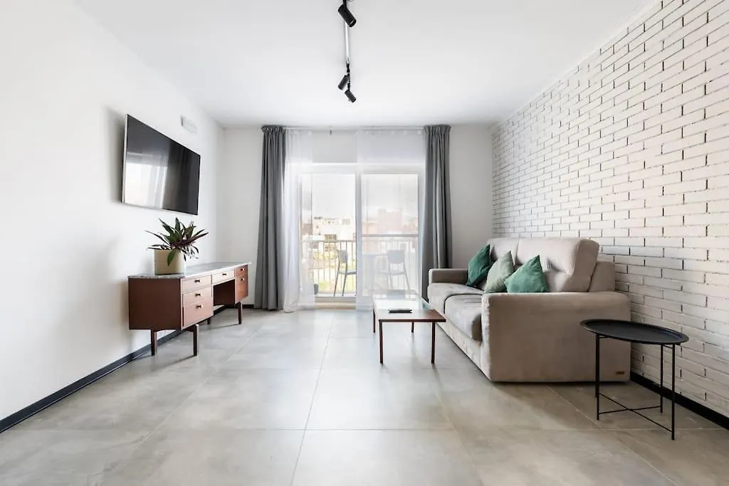 Stay-Sliema Centrally Located Retro One Bedroom 0*, Sliema